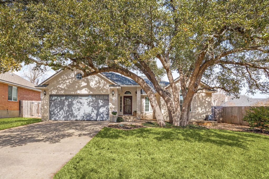 707 Thrush DR, Leander, TX 78641