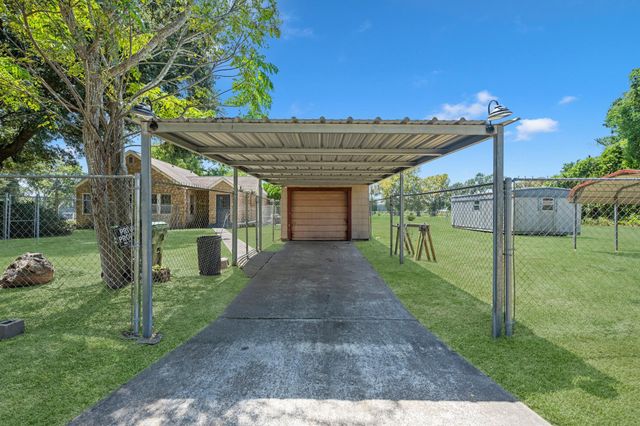 405 Missouri Street, Liberty, TX 77575