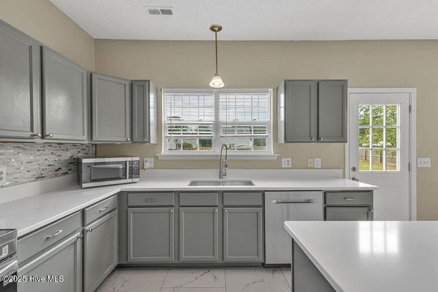 106 Briar Hollow Drive, Jacksonville, NC 28540