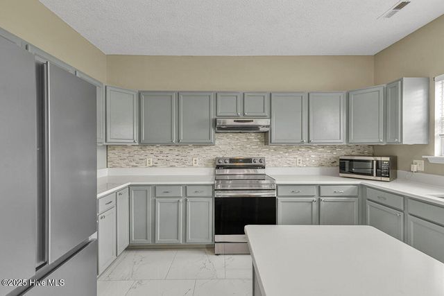 106 Briar Hollow Drive, Jacksonville, NC 28540