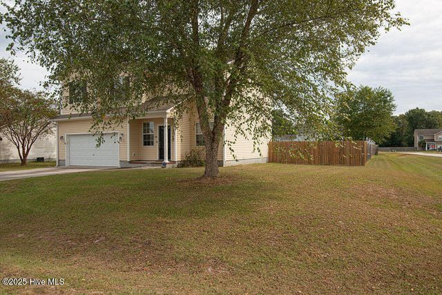 106 Briar Hollow Drive, Jacksonville, NC 28540