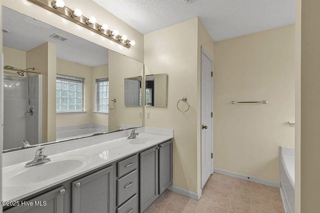 106 Briar Hollow Drive, Jacksonville, NC 28540