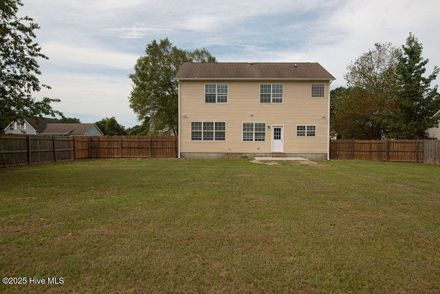 106 Briar Hollow Drive, Jacksonville, NC 28540