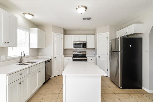 517 RIDGES DRIVE, Dundee, FL 33838