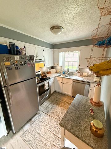 241 Sunnyglen Drive, Greer, SC 29651