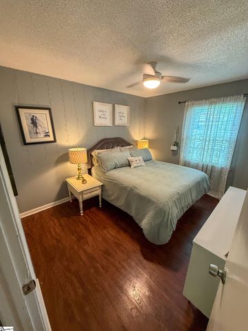 241 Sunnyglen Drive, Greer, SC 29651