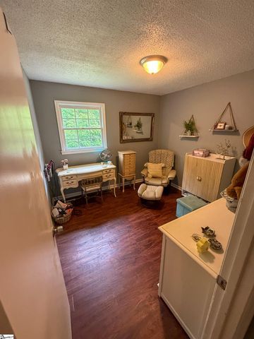 241 Sunnyglen Drive, Greer, SC 29651