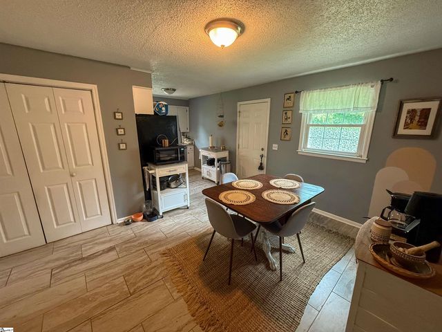 241 Sunnyglen Drive, Greer, SC 29651