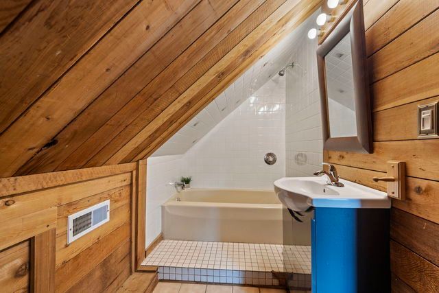 438 S Wright Street, Naperville, IL 60540