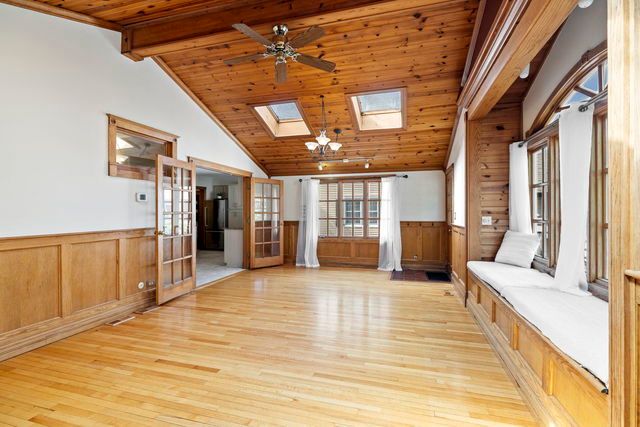 438 S Wright Street, Naperville, IL 60540