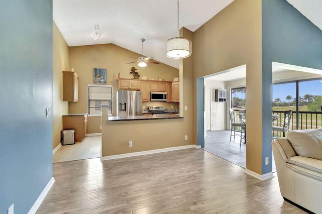 5869 Parkwalk Drive, Boynton Beach, FL 33472