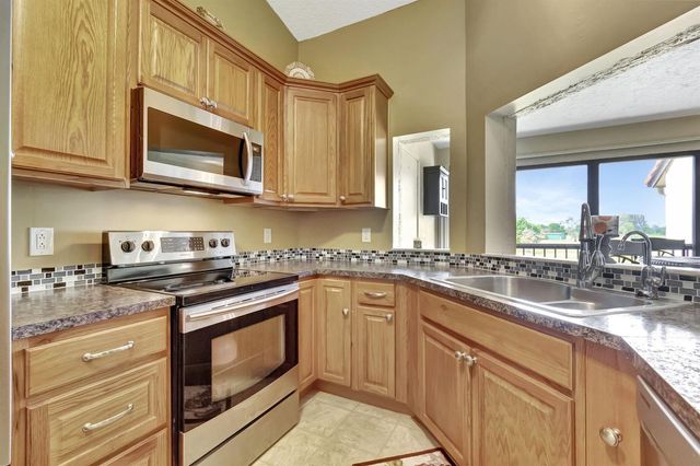 5869 Parkwalk Drive, Boynton Beach, FL 33472