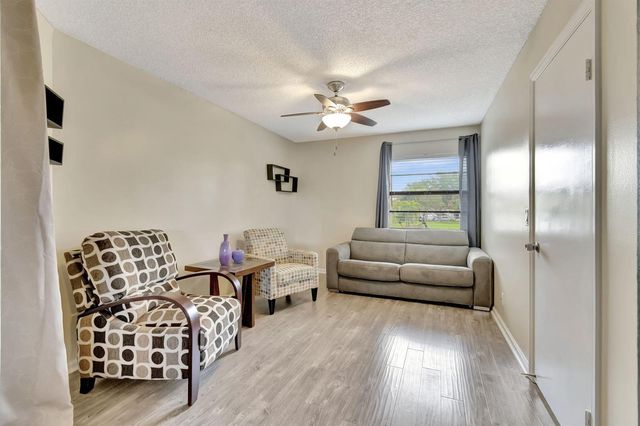 5869 Parkwalk Drive, Boynton Beach, FL 33472