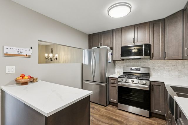 336 Ozark Drive, Bolingbrook, IL 60440