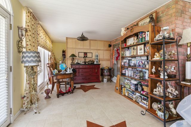 238 Zieglers Fort Rd, Gallatin, TN 37066