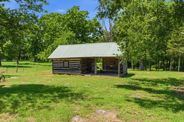 238 Zieglers Fort Rd, Gallatin, TN 37066