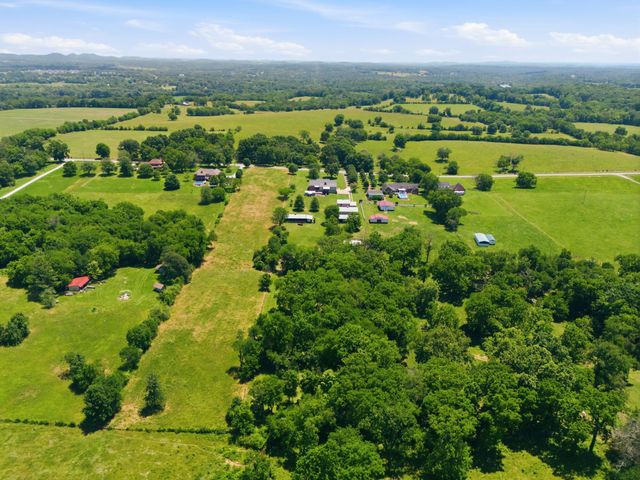 238 Zieglers Fort Rd, Gallatin, TN 37066
