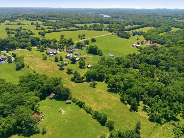 238 Zieglers Fort Rd, Gallatin, TN 37066