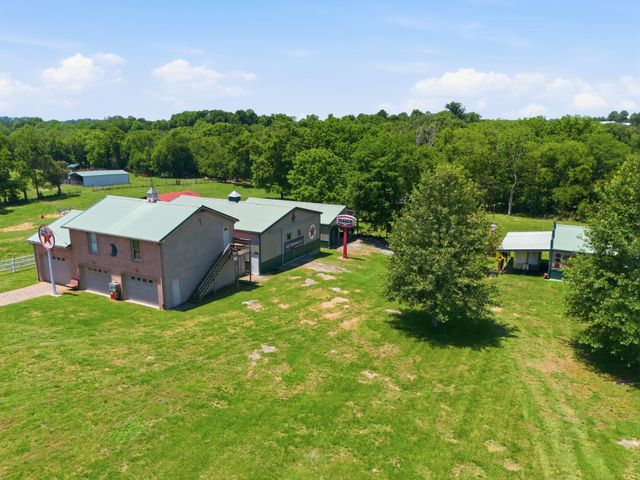 238 Zieglers Fort Rd, Gallatin, TN 37066