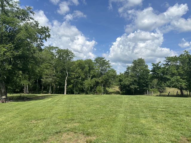 238 Zieglers Fort Rd, Gallatin, TN 37066