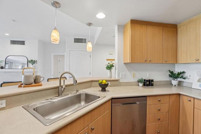 130 E San Fernando Street 508, San Jose, CA 95112