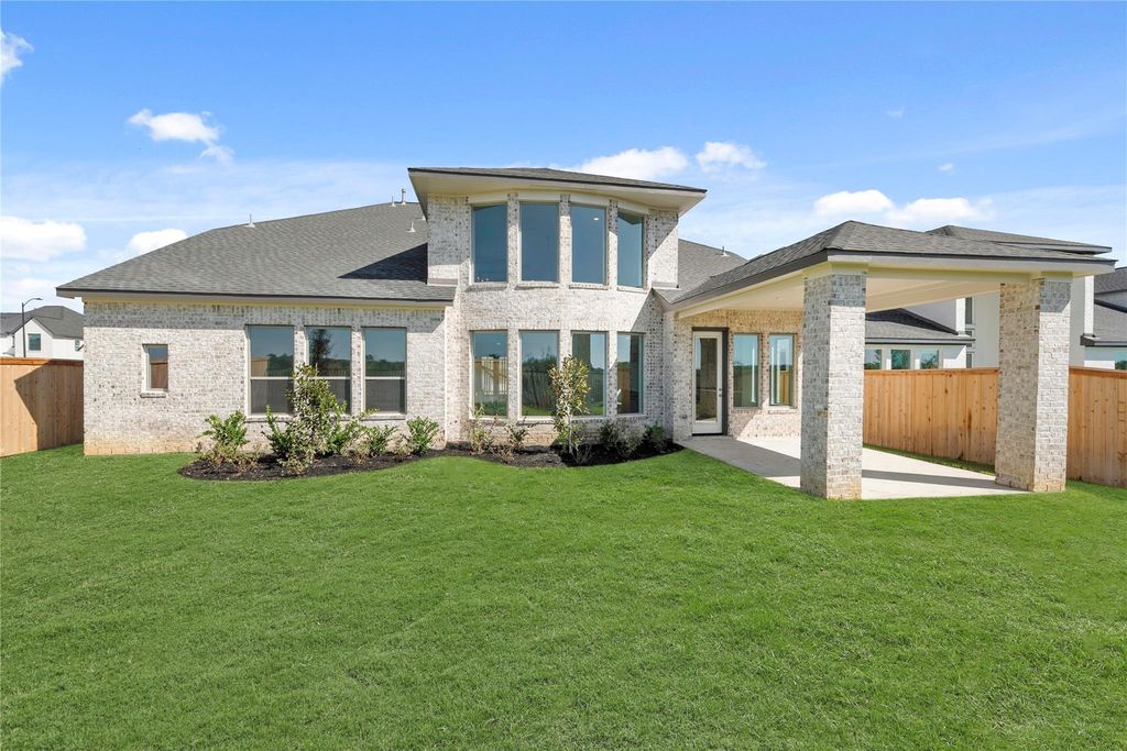 Image 17 of property listing at 26614 Astrid Heights Road, Richmond, TX 77406