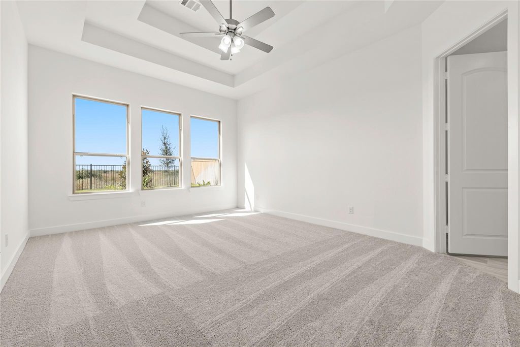 Image 7 of property listing at 26614 Astrid Heights Road, Richmond, TX 77406