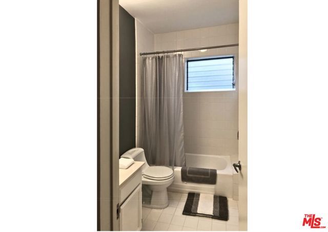 1145 Larrabee Street 3, West Hollywood, CA 90069
