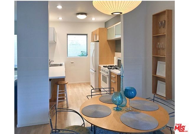 1145 Larrabee Street 3, West Hollywood, CA 90069