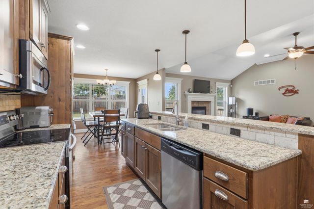 8793 Nellie Drive, Manhattan, KS 66502