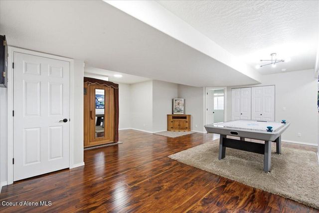 7464 N Barbie St, Coeur D'alene, ID 83815
