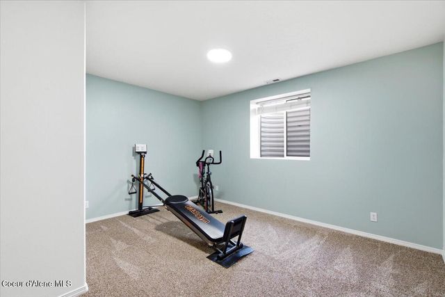 7464 N Barbie St, Coeur D'alene, ID 83815