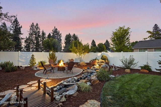 7464 N Barbie St, Coeur D'alene, ID 83815
