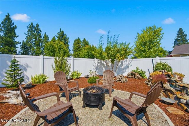 7464 N Barbie St, Coeur D'alene, ID 83815