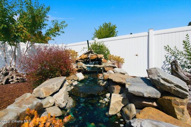 7464 N Barbie St, Coeur D'alene, ID 83815
