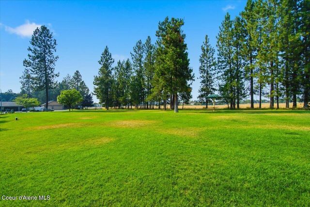 7464 N Barbie St, Coeur D'alene, ID 83815