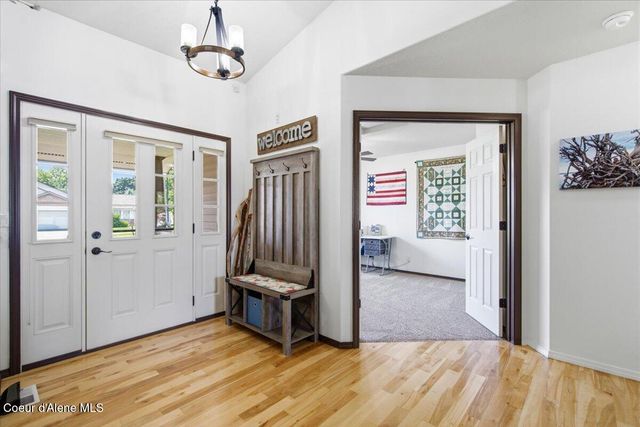 7464 N Barbie St, Coeur D'alene, ID 83815