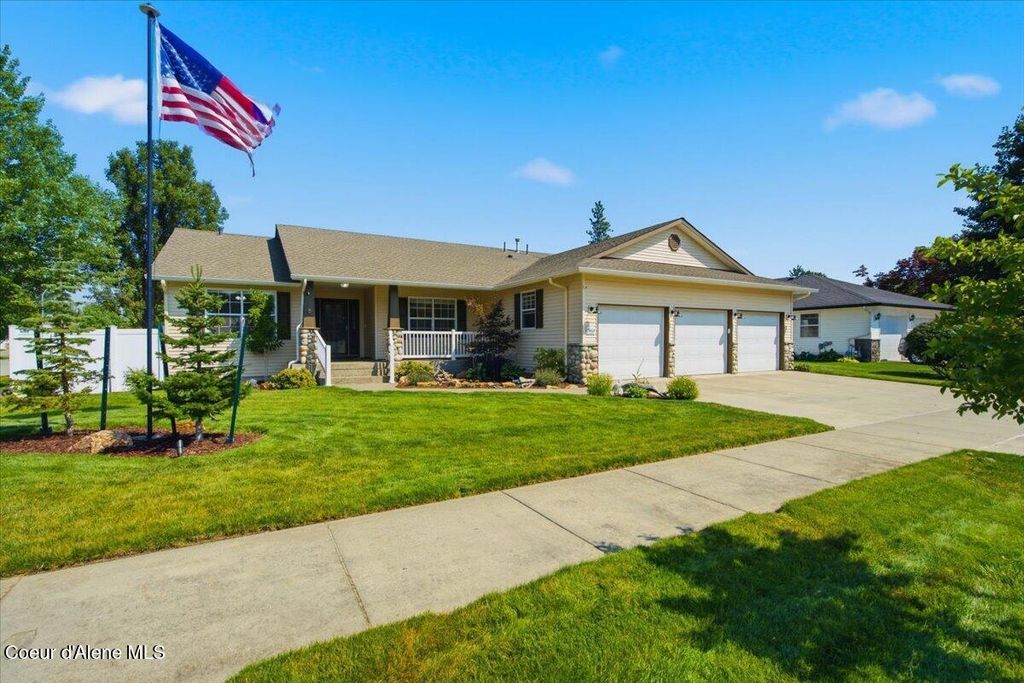 7464 N Barbie St, Coeur d'Alene, ID 83815 photo 3