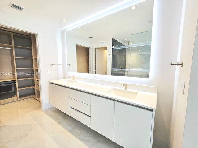 700 NE 24 ST 3104, Miami, FL 33137