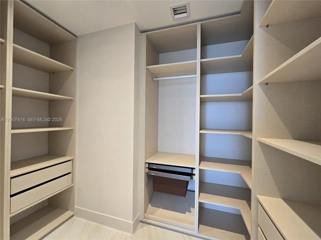 700 NE 24 ST 3104, Miami, FL 33137