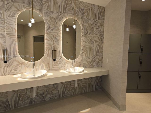 700 NE 24 ST 3104, Miami, FL 33137