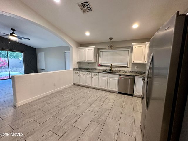 42252 W COLBY Drive, Maricopa, AZ 85138