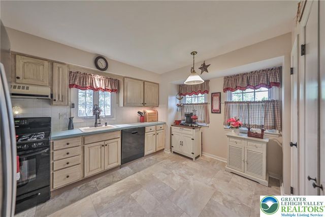 5 York Place, Easton, PA 18045