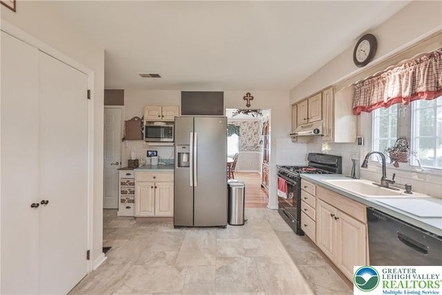 5 York Place, Easton, PA 18045