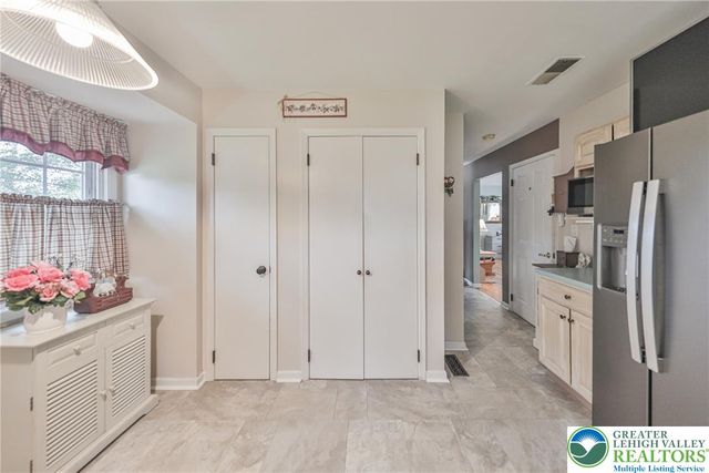 5 York Place, Easton, PA 18045
