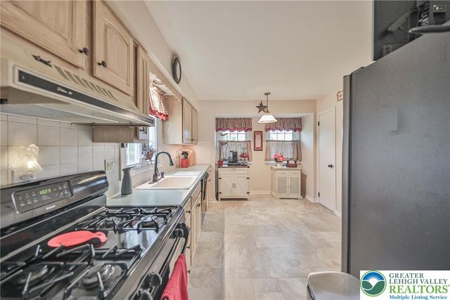 5 York Place, Easton, PA 18045