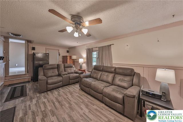 5 York Place, Easton, PA 18045
