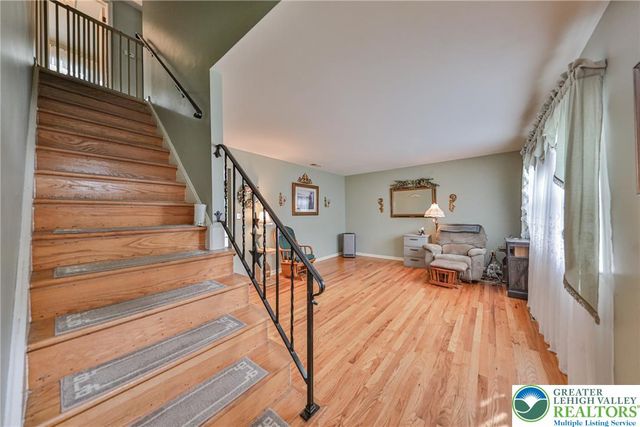 5 York Place, Easton, PA 18045