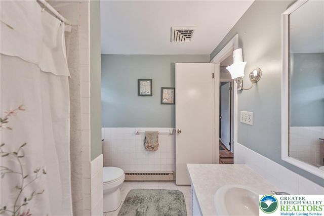5 York Place, Easton, PA 18045