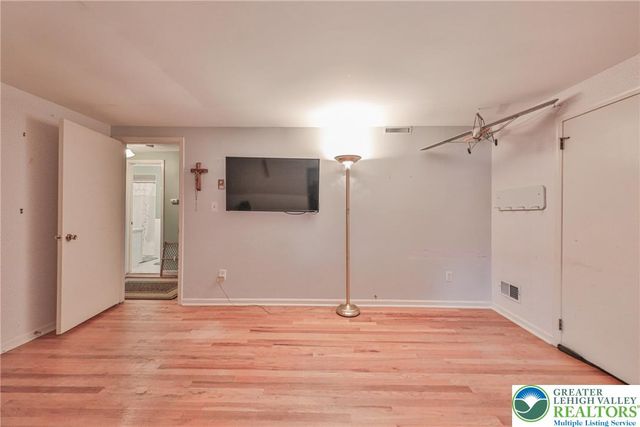 5 York Place, Easton, PA 18045